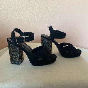Parker & Sky Black and Gold heels